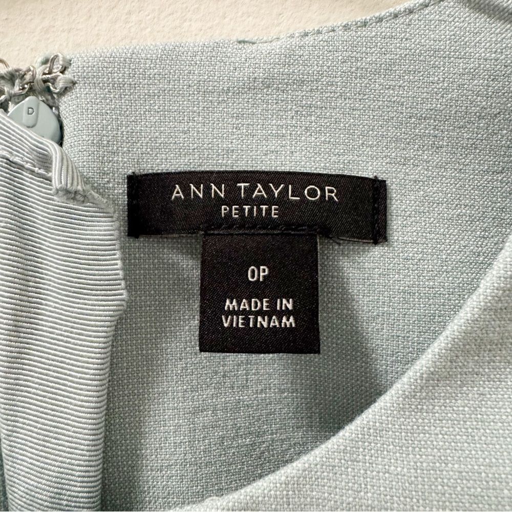 Ann Taylor Petite Keyhole Midi Dress - Size 0 P - Picture 3 of 4